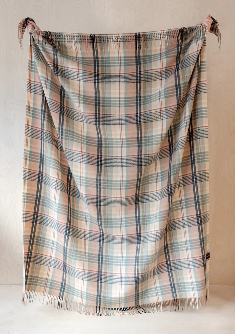 Lambswool Blanket in Seagrass Cottage Check